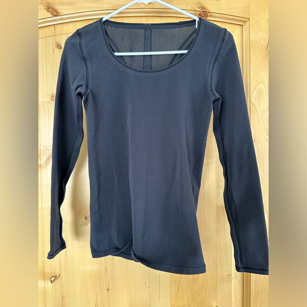 Lulu Lemon with delicate cutouts